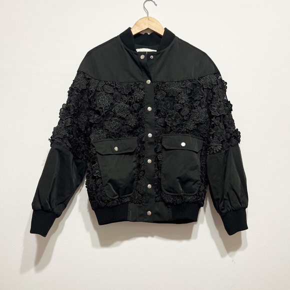Cami NYC Ramsey Allover Floral Flower Lace Applique Snap Button Bomber Jacket - Picture 1 of 4